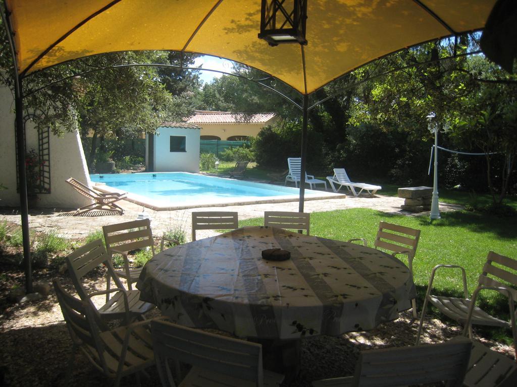 Mas Les Filaos Carpentras Exterior foto
